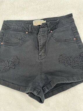 Ci Sono Black High-Waist Denim Shorts with Floral Lace Appliqué